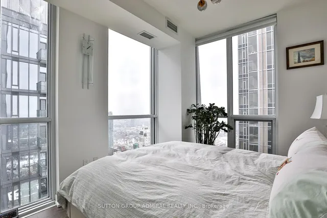 Additional image 33 of 1 Yorkville Ave Unit 4902