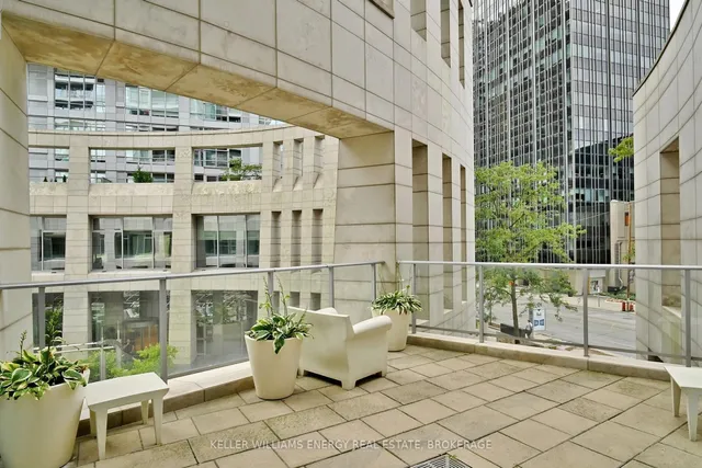 Additional image 39 of 2191 Yonge St Unit 3707