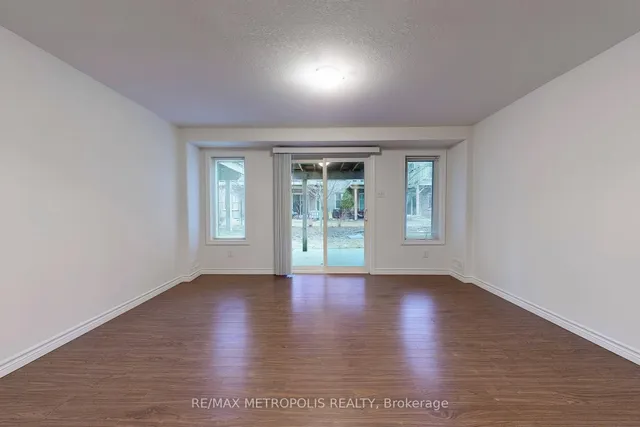 Additional image 30 of 10 FOXGLOVE Cres Unit 22