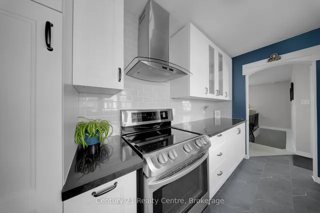 Additional image 22 of 9 Sunset Blvd