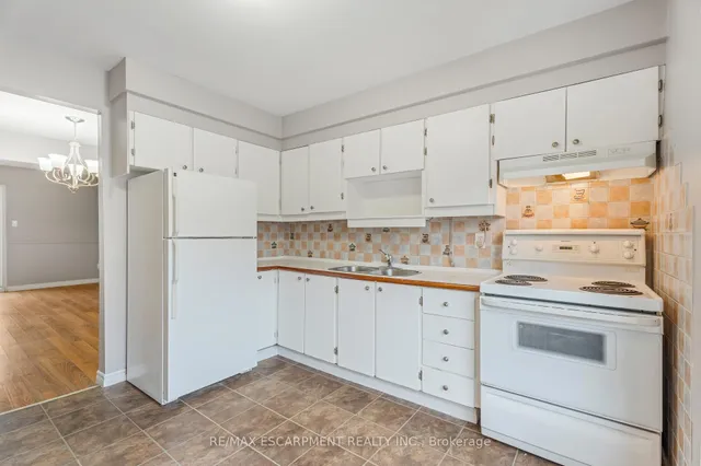 Additional image 5 of 1301 UPPER GAGE Ave Unit 33