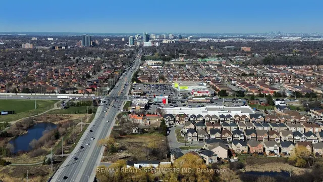 Additional image 46 of 6 QUEENPOST Dr
