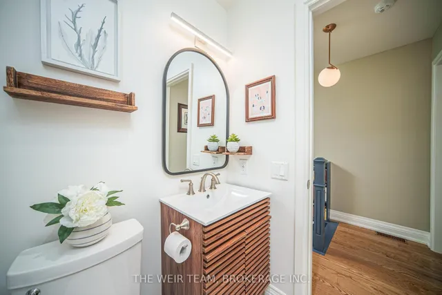 Additional image 28 of 1141 Woodbine Ave