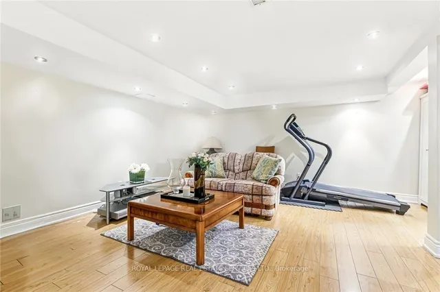 Additional image 27 of 296 Glen Afton Dr