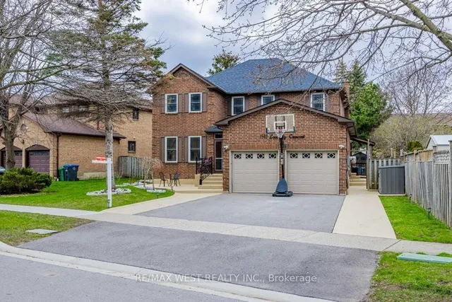 1593 Lovelady Cres