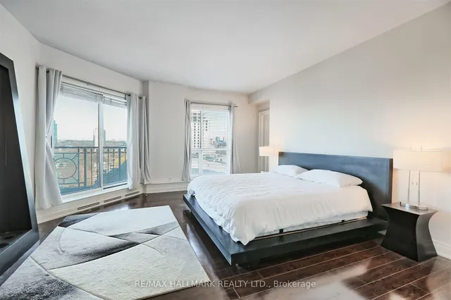 Additional image 27 of 38 Avenue Rd Unit 1201