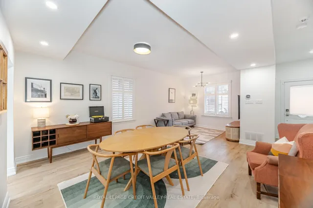 Additional image 11 of 165 Islington Ave