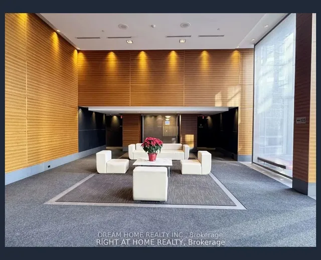 Additional image 3 of 125 Village Green Sq Unit 3703