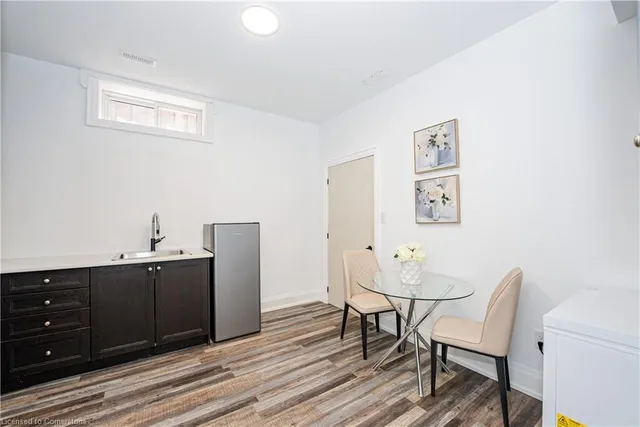 Additional image 40 of 23 Hillcrest Ave