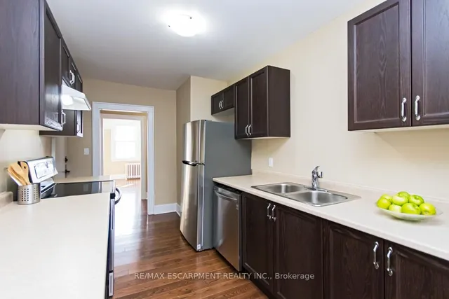 Additional image 6 of 362 John St Unit 4