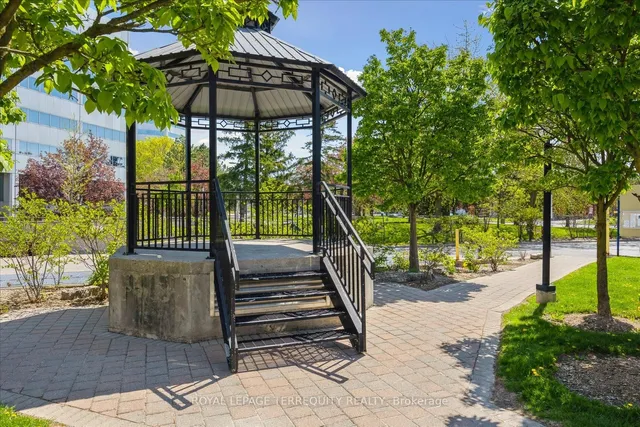 Additional image 29 of 760 Lawrence Ave Unit 61