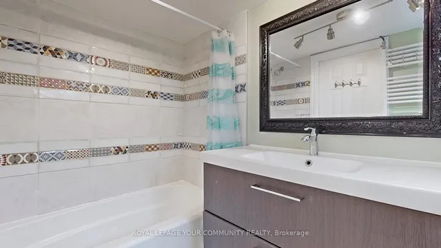 Additional image 40 of 31 Hamstead Ave