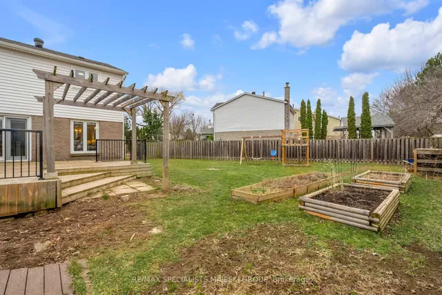 Additional image 33 of 2377 Cotswold Cres