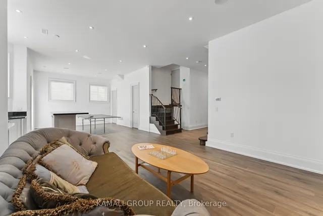 Additional image 37 of 253 Poyntz Ave