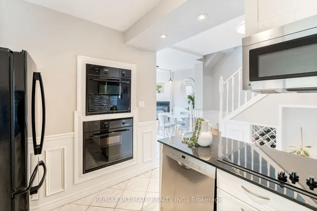 Additional image 26 of 33 Seneca Ave