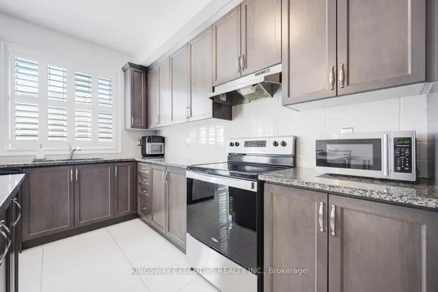 Additional image 12 of 11 Flaibano St