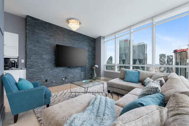 Additional image 5 of 65 Bremner Blvd Unit 5104