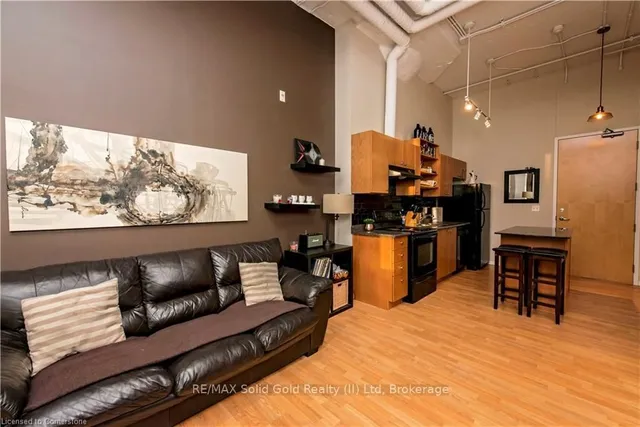 Additional image 7 of 410 King St Unit 124