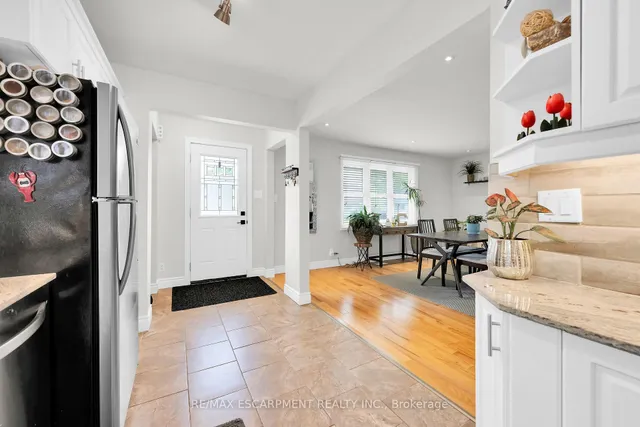 Additional image 19 of 273 Adair Ave