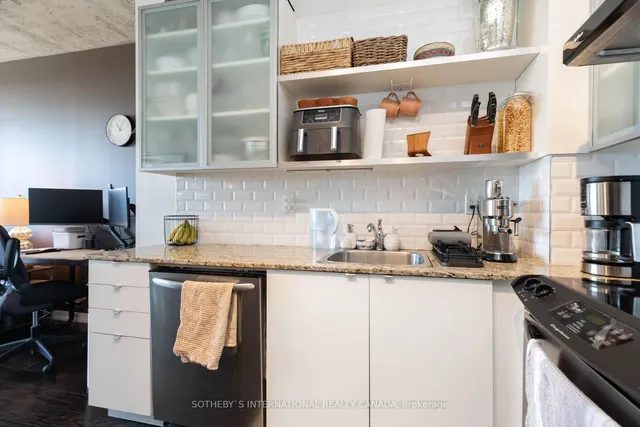 Additional image 11 of 33 Lombard St Unit 2207