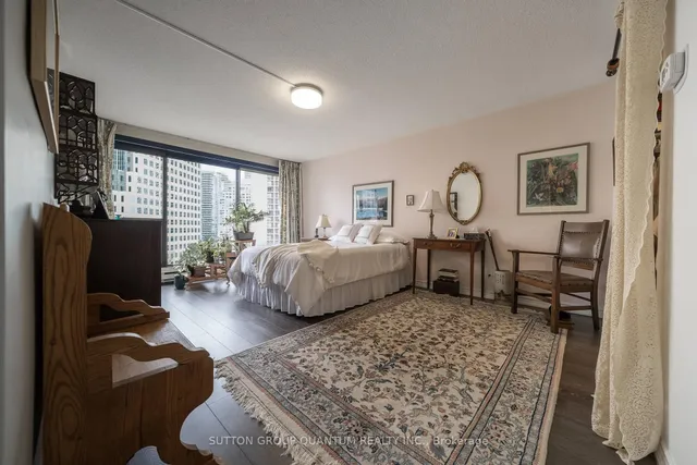 Additional image 19 of 55 Harbour Sq Unit 1113