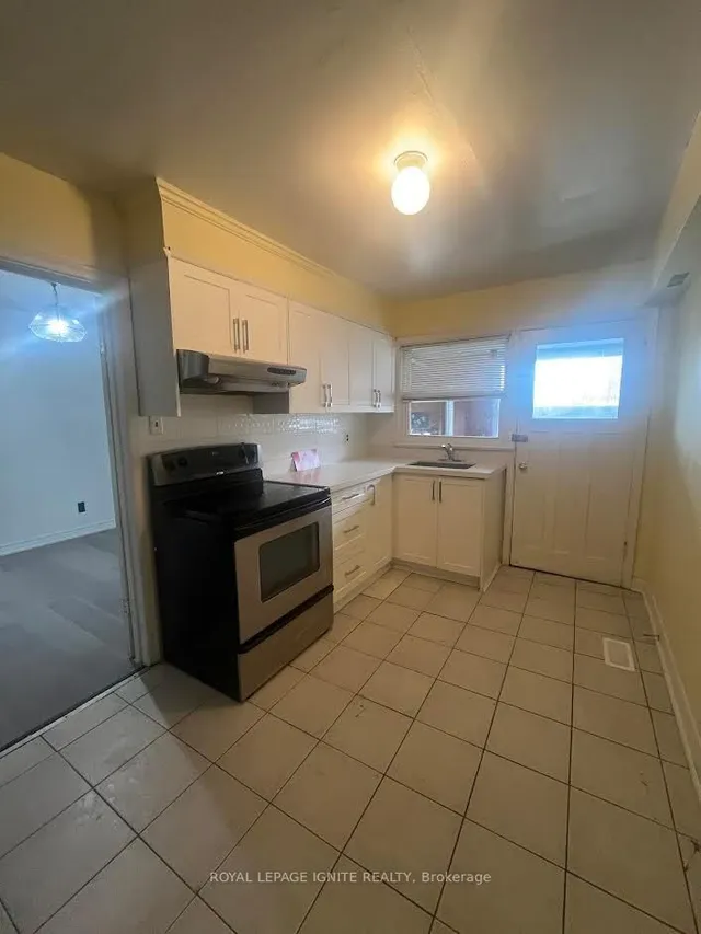 Additional image 9 of 852 Runnymede Rd