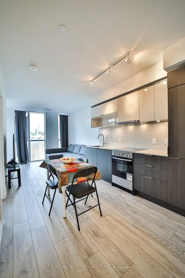 Additional image 7 of 159 WELLESLEY St Unit 404