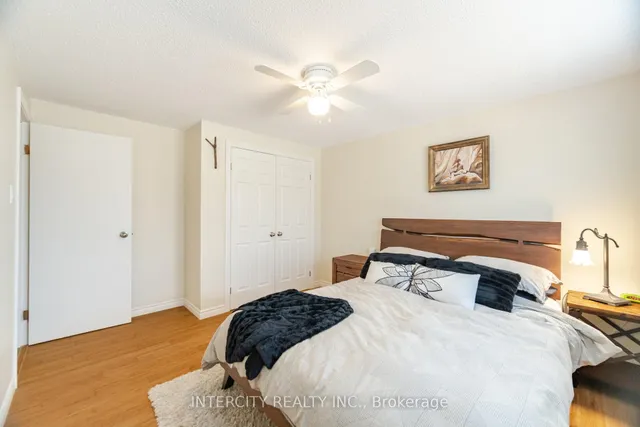Additional image 29 of 35 Lower Canada Cres