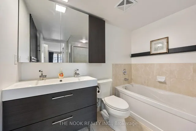 Additional image 20 of 209 Fort York Blvd Unit 1468