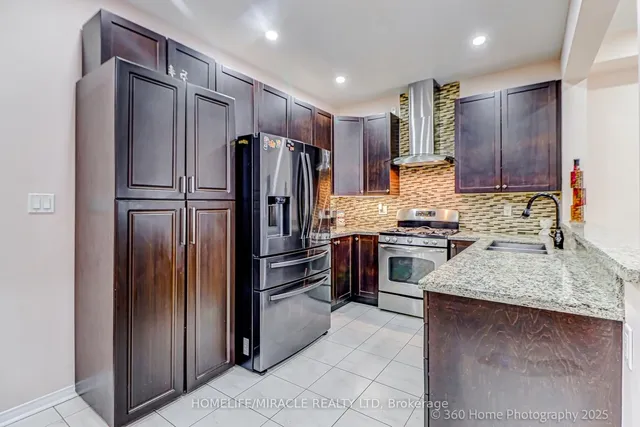 Additional image 12 of 652 Lott Cres