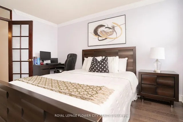 Additional image 24 of 3650 Kaneff Cres Unit 801