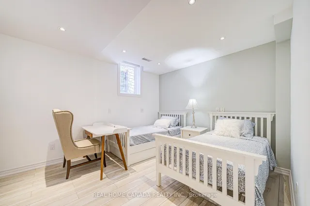 Additional image 41 of 121 Davenport Rd