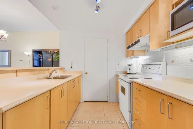 Additional image 12 of 760 Lawrence Ave Unit 228