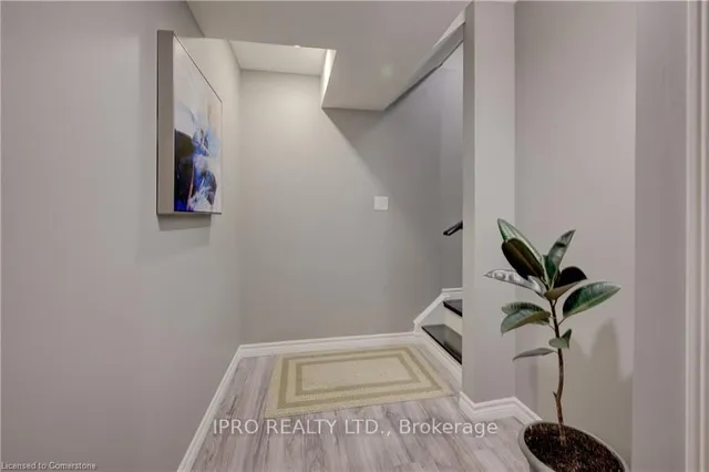 Additional image 33 of 298 Tremaine Cres