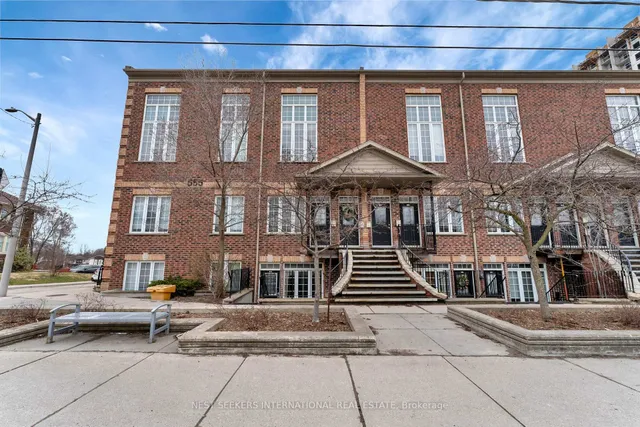 Additional image 21 of 555 King St Unit 303