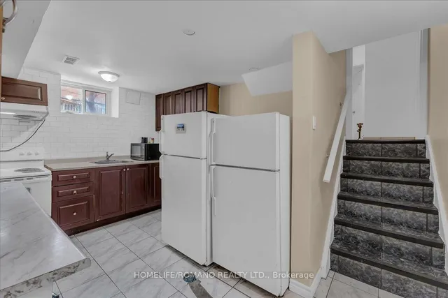 Additional image 33 of 43 Hoover Cres