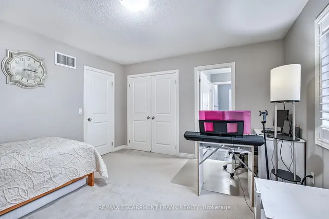 Additional image 33 of 30 Curran Rd