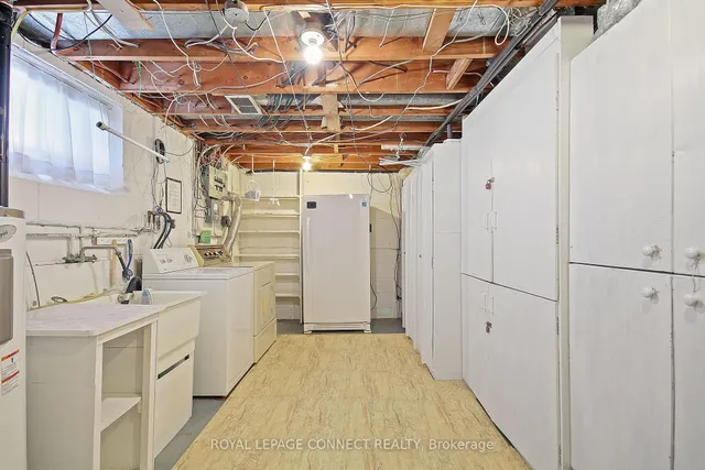 Additional image 39 of 4 Sundance Cres