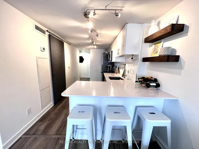 Additional image 7 of 11 Superior Ave Unit TH1