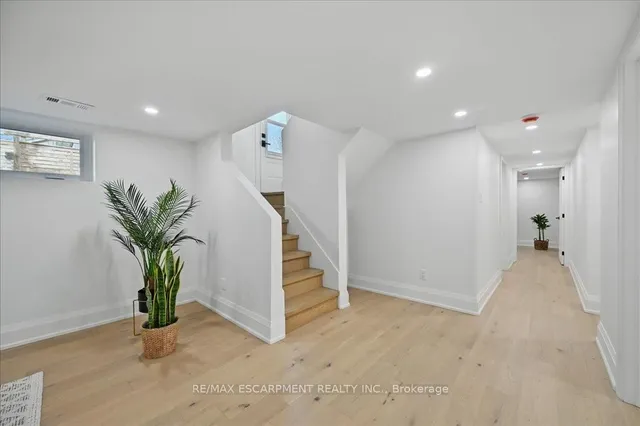 Additional image 30 of 869 CONDOR Dr