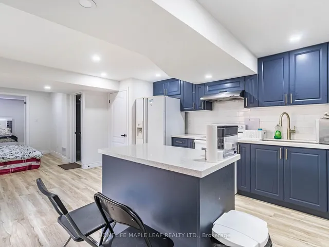 Additional image 33 of 144 Bloomsbury Ave