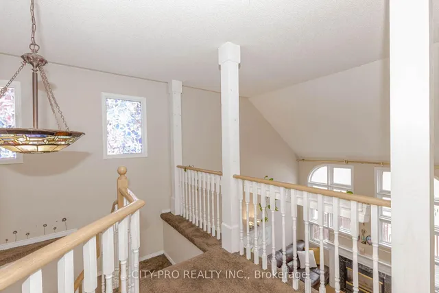 Additional image 27 of 382 Harrowsmith Dr