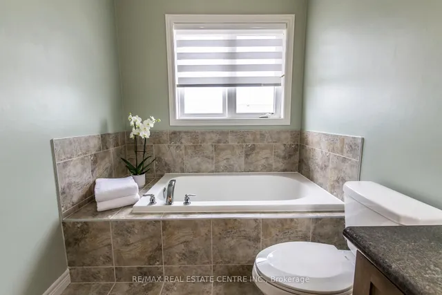 Additional image 33 of 28 Chamomile Dr