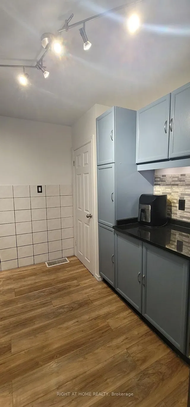 Additional image 14 of 9 Kehl St