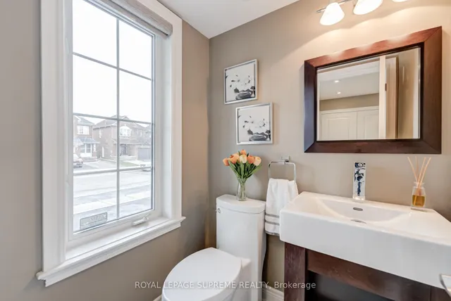 Additional image 30 of 34 Purdy Cres