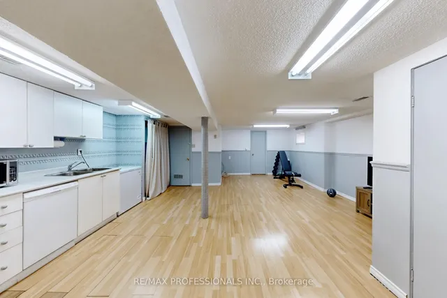 Additional image 21 of 24 Braeburn Ave