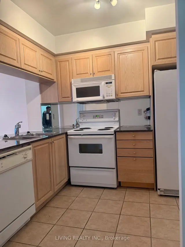 Additional image 7 of 18 William Carson Cres Unit 302