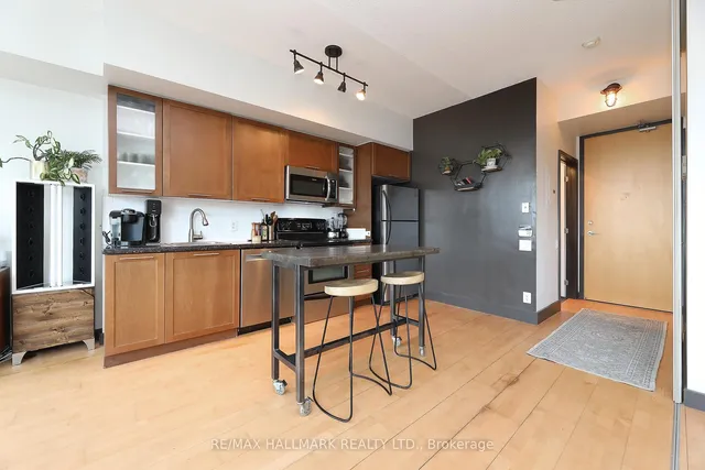 Additional image 3 of 33 Mill St Unit 817