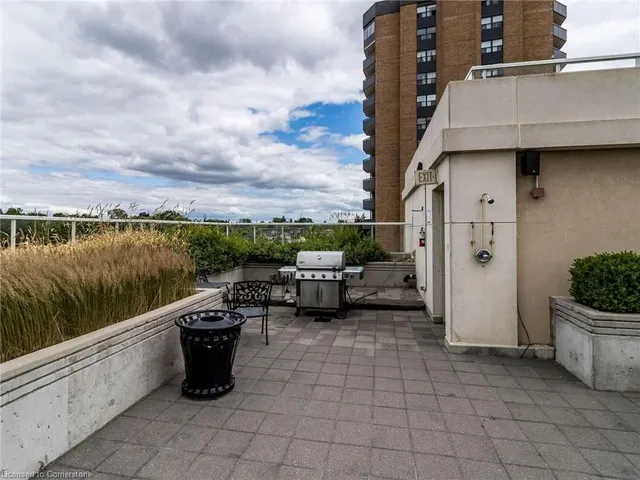 Additional image 35 of 3865 Lake Shore Blvd Unit 401