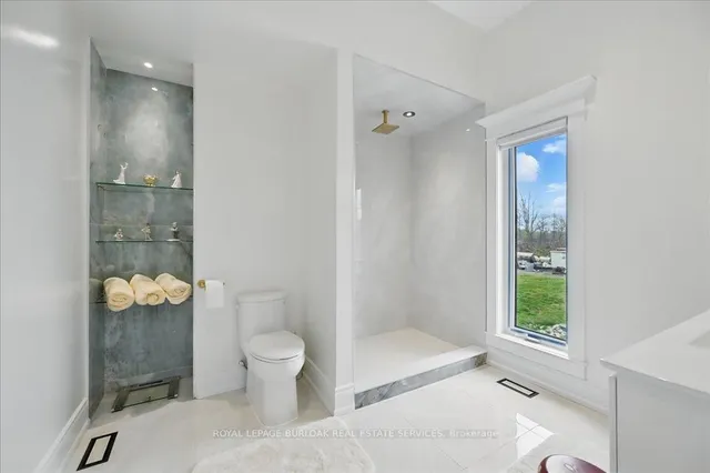 Additional image 28 of 9256 First Line